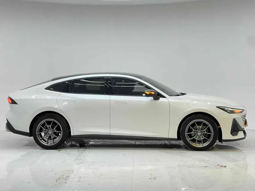 2023 CHANGAN UNI-V thumbnail 2