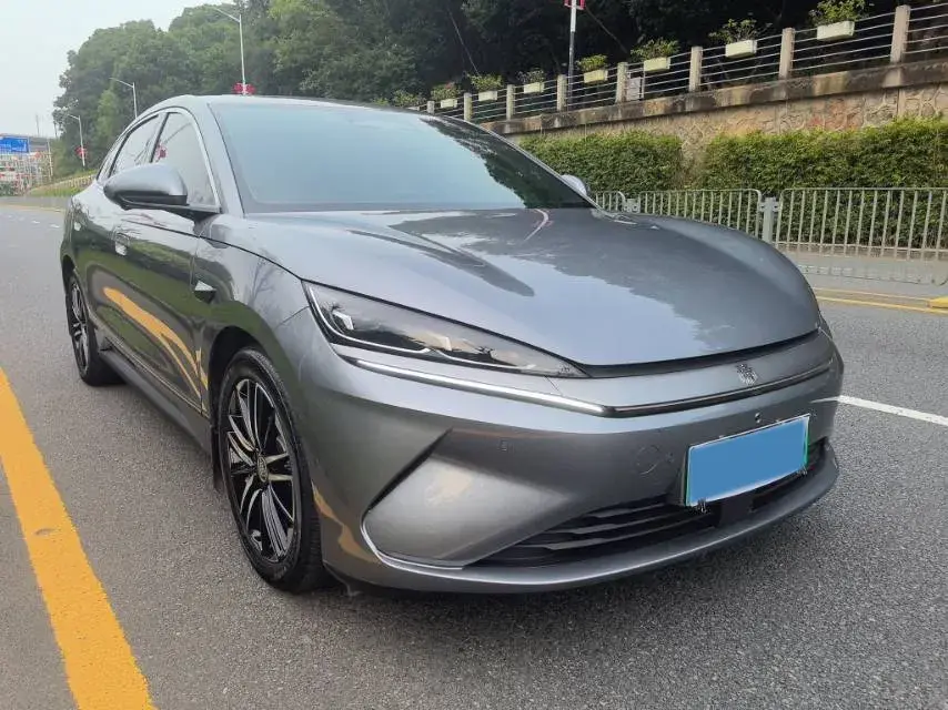 2025 BYD QINL thumbnail 3