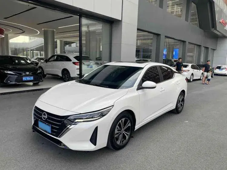 2023 NISSAN SYLPHY view 1