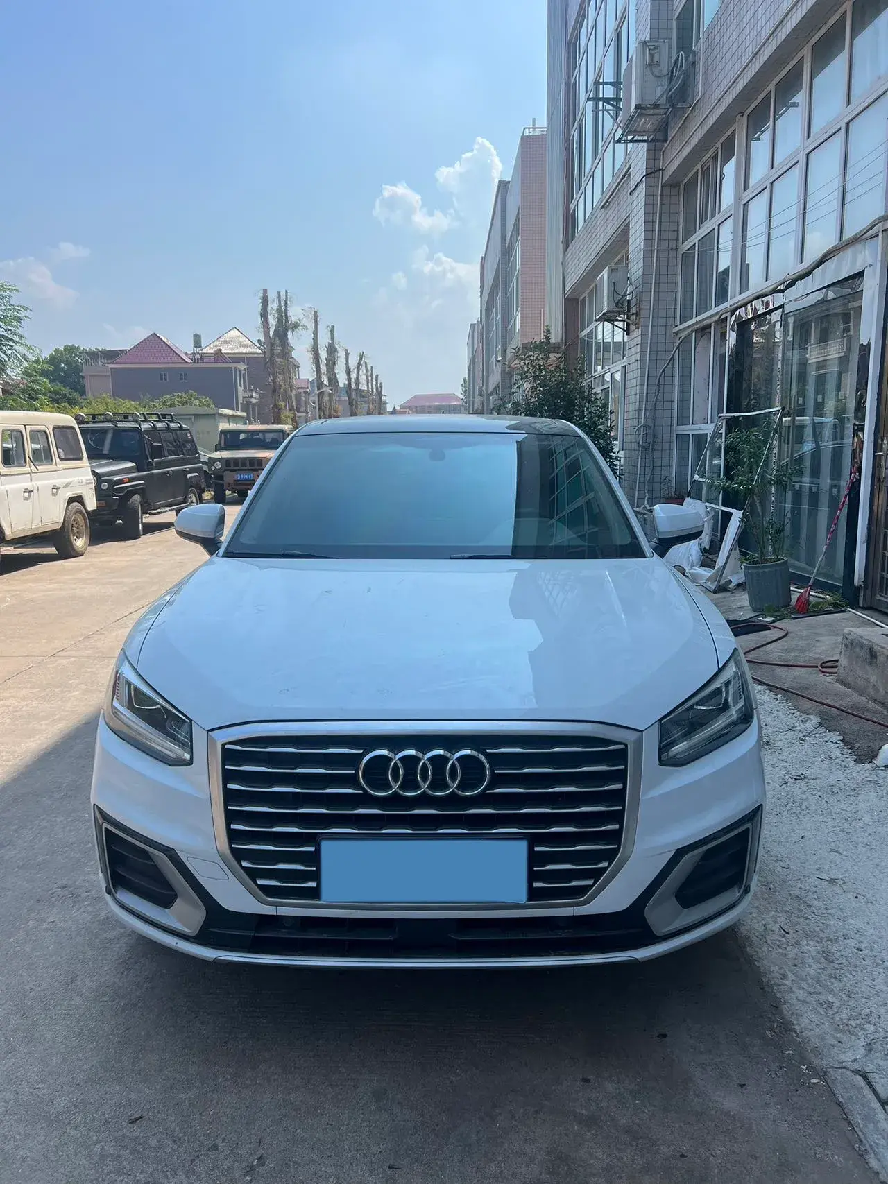 2021 AUDI Q2L thumbnail 2