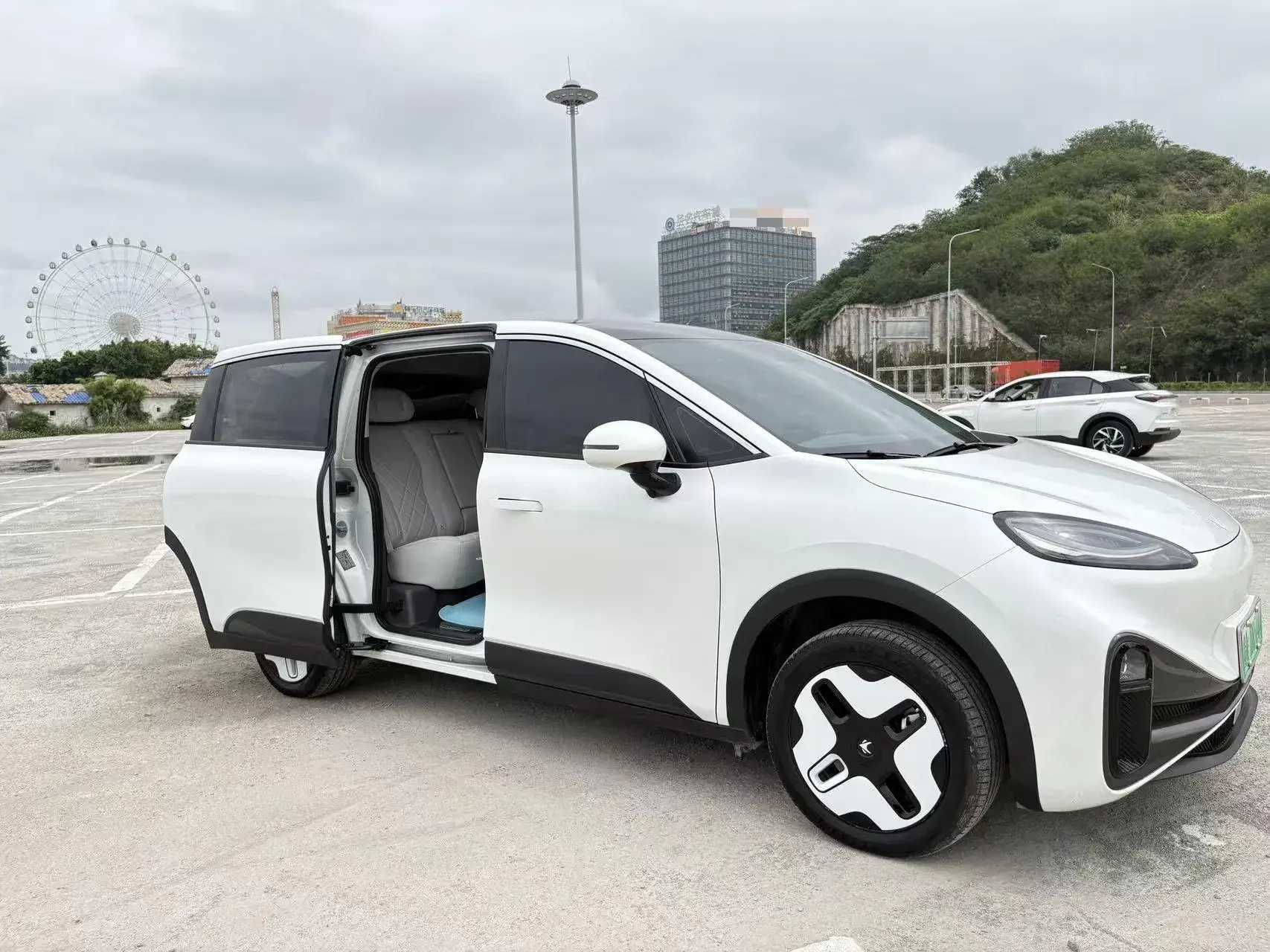 2024 ARCFOX KAOLA thumbnail 4