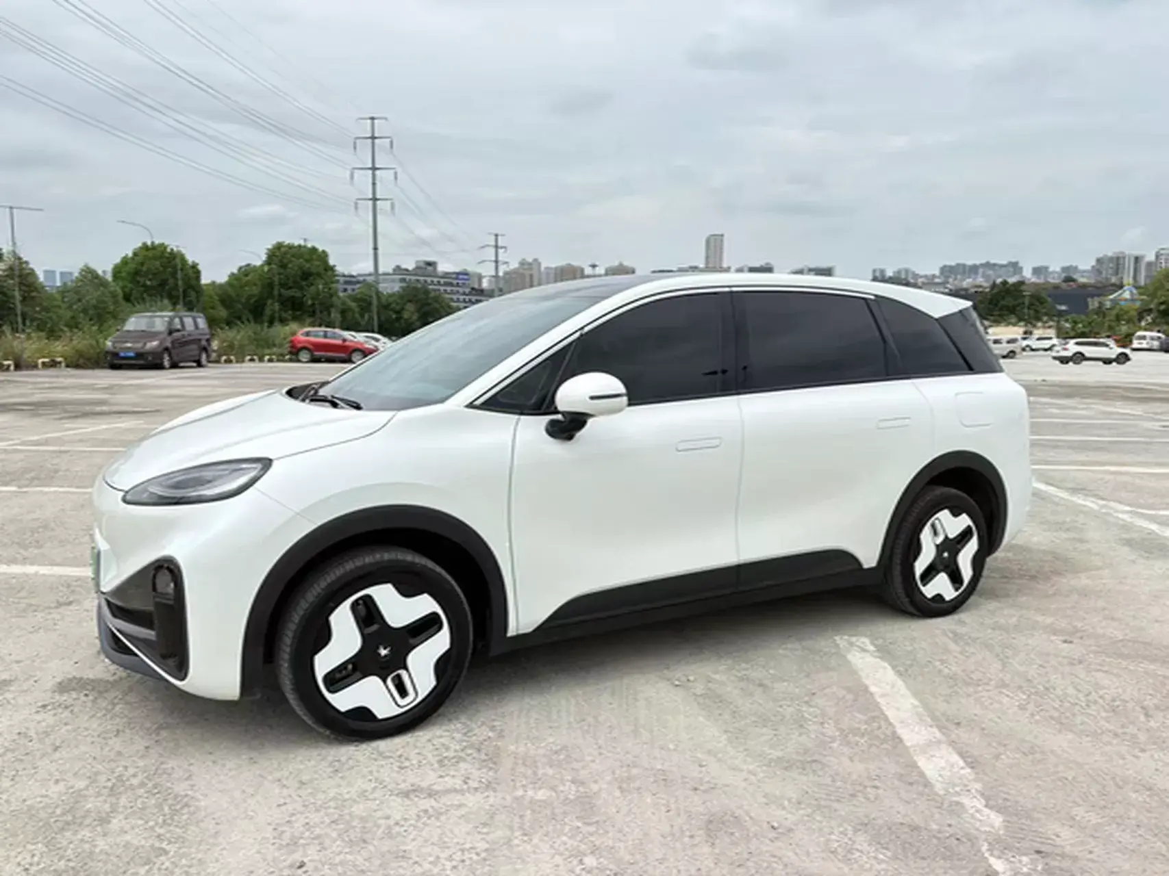 2024 ARCFOX KAOLA thumbnail 3