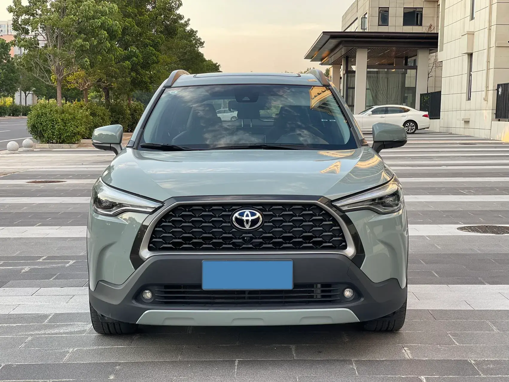 2022 TOYOTA COROLLA thumbnail 2