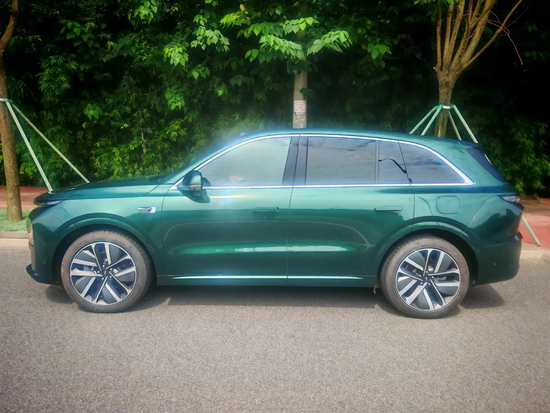 2024 LI L6 thumbnail 4