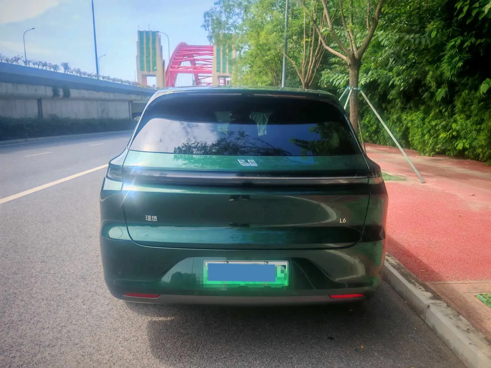 2024 LI L6 thumbnail 3