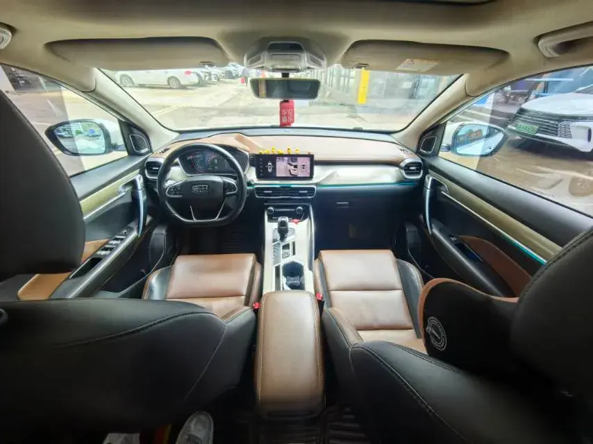 2019 GEELY COOLRAY thumbnail 4