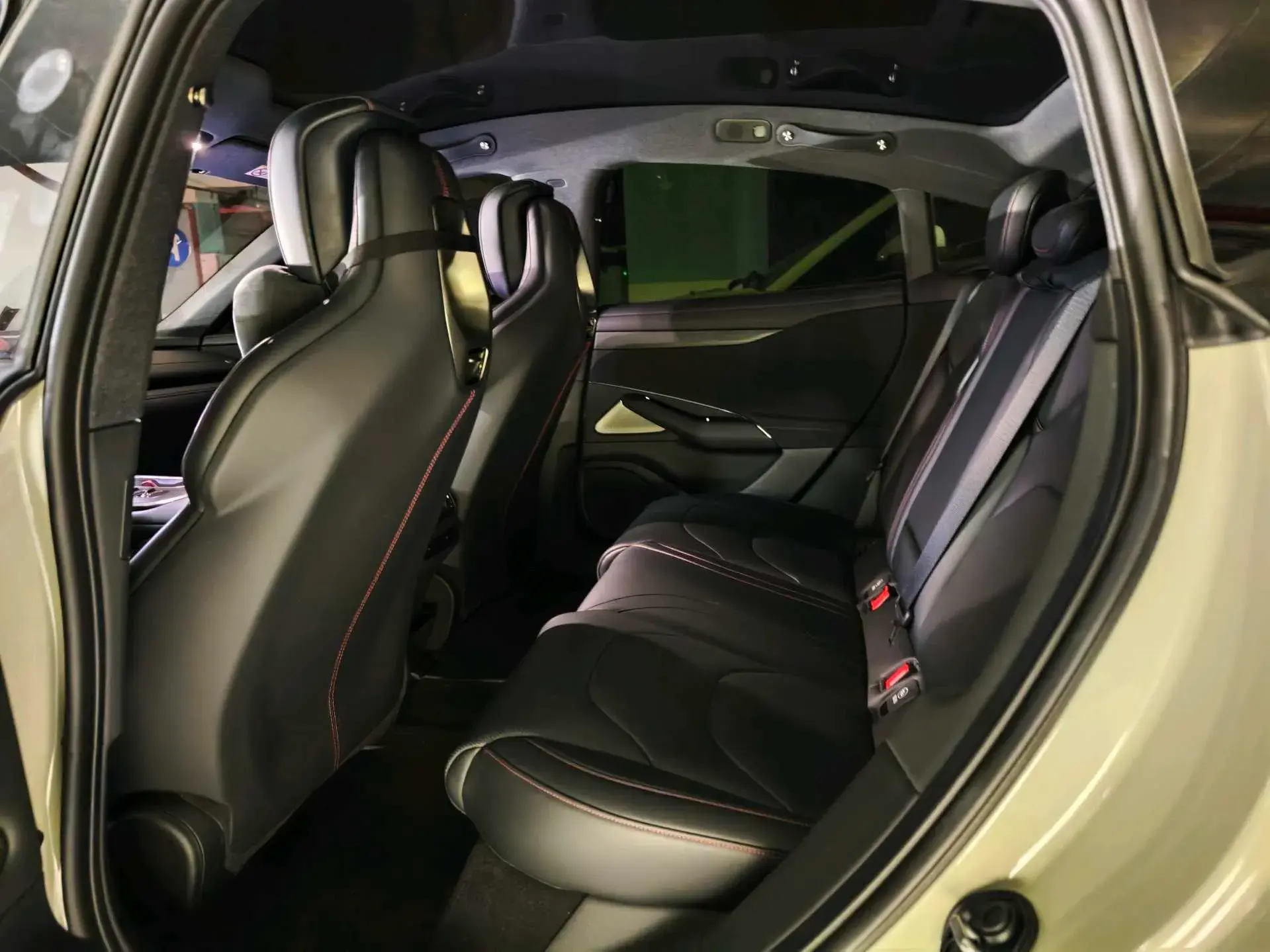 2024 MI SU7 thumbnail 4