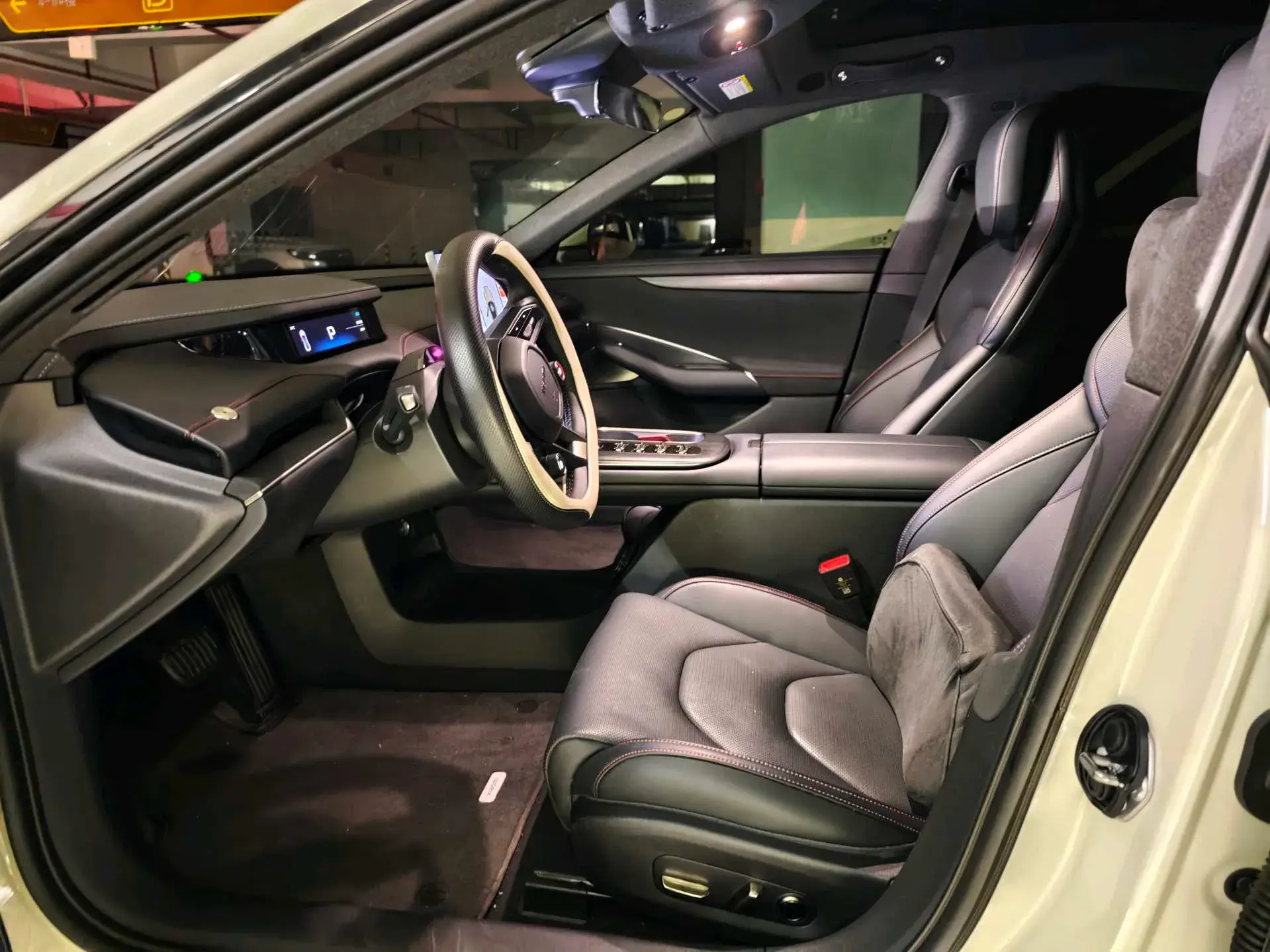 2024 MI SU7 thumbnail 3