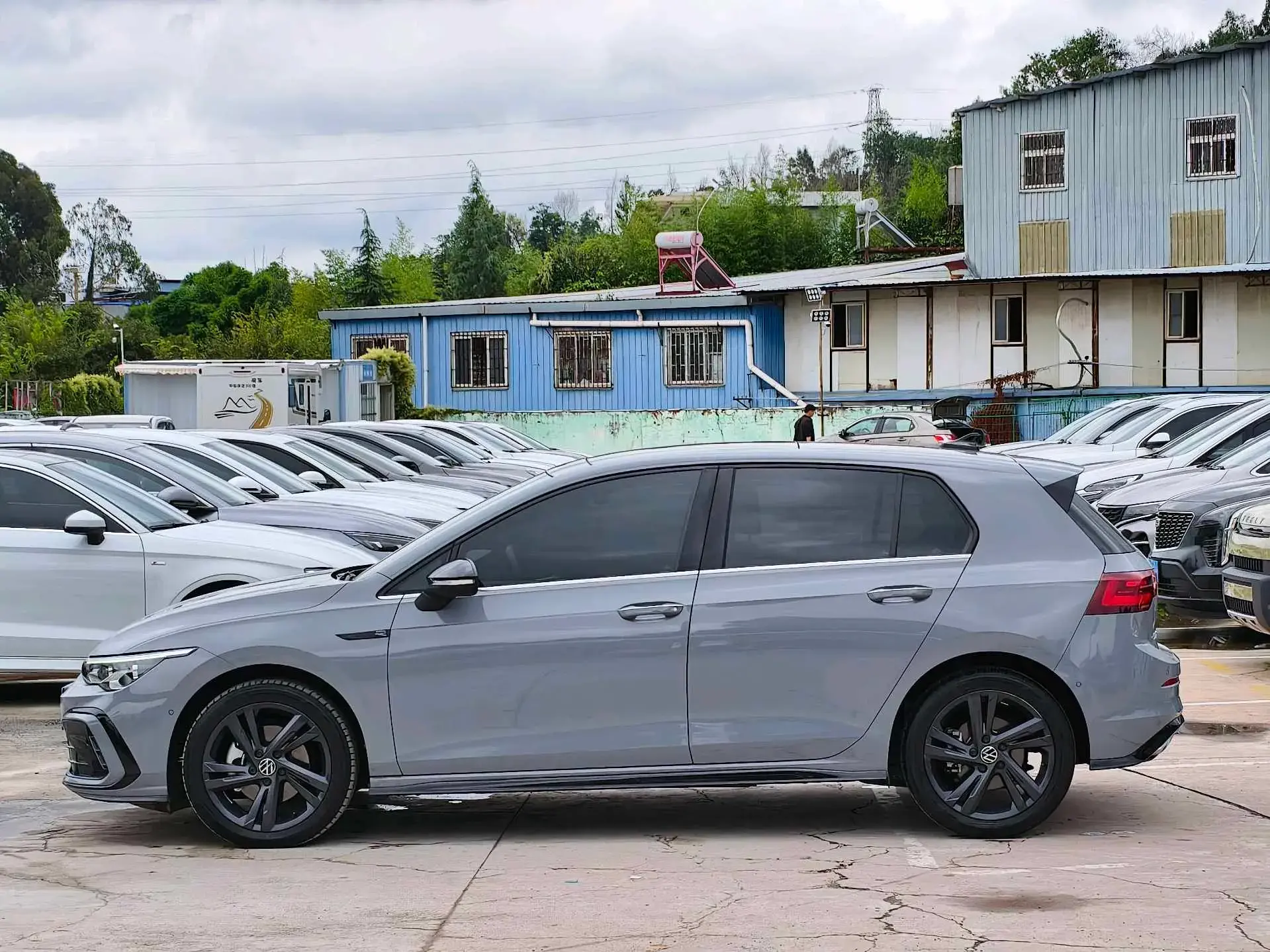 2021 VOLKSWAGEN GOLF thumbnail 3