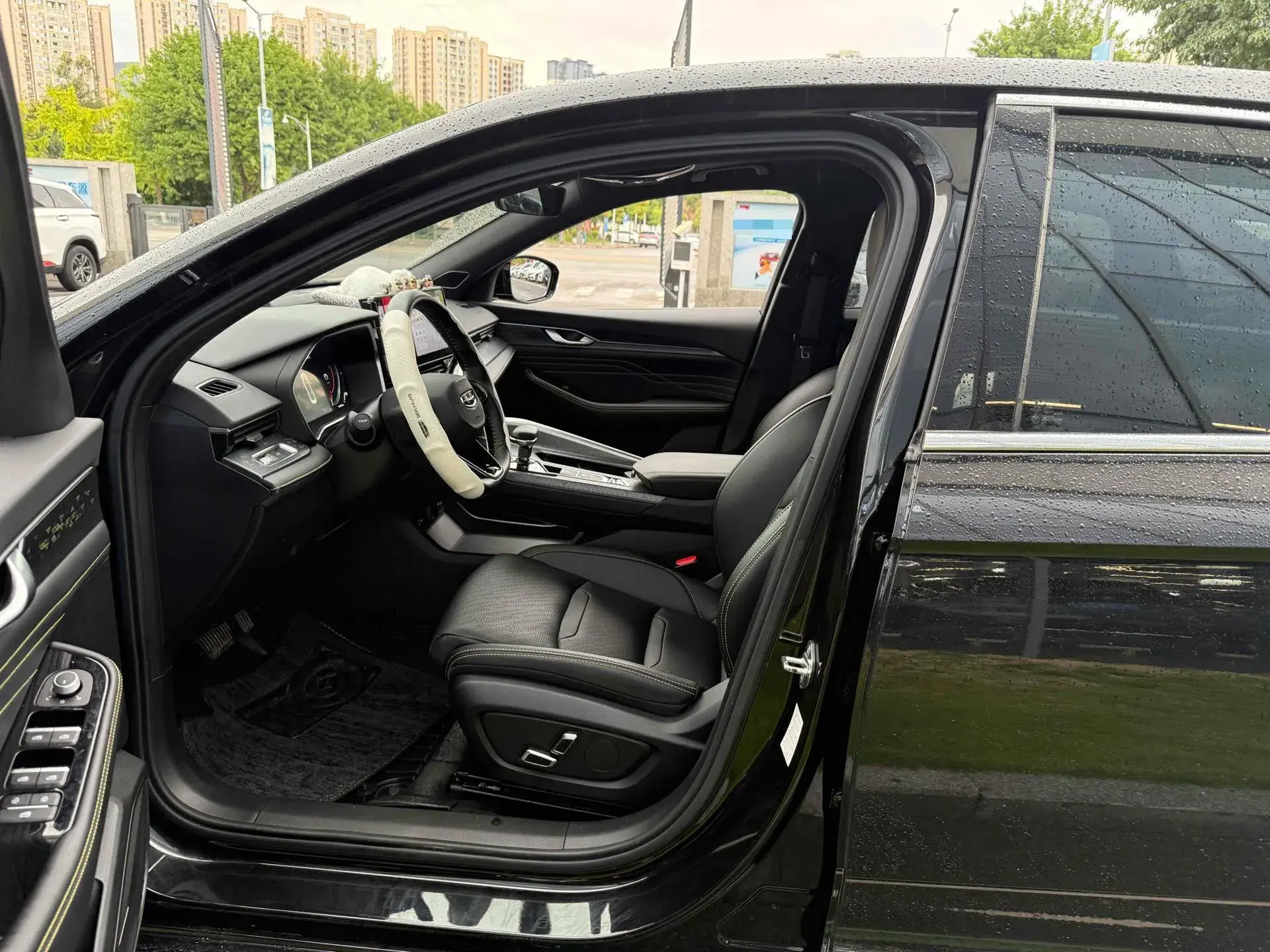 2023 GEELY PREFACE thumbnail 3