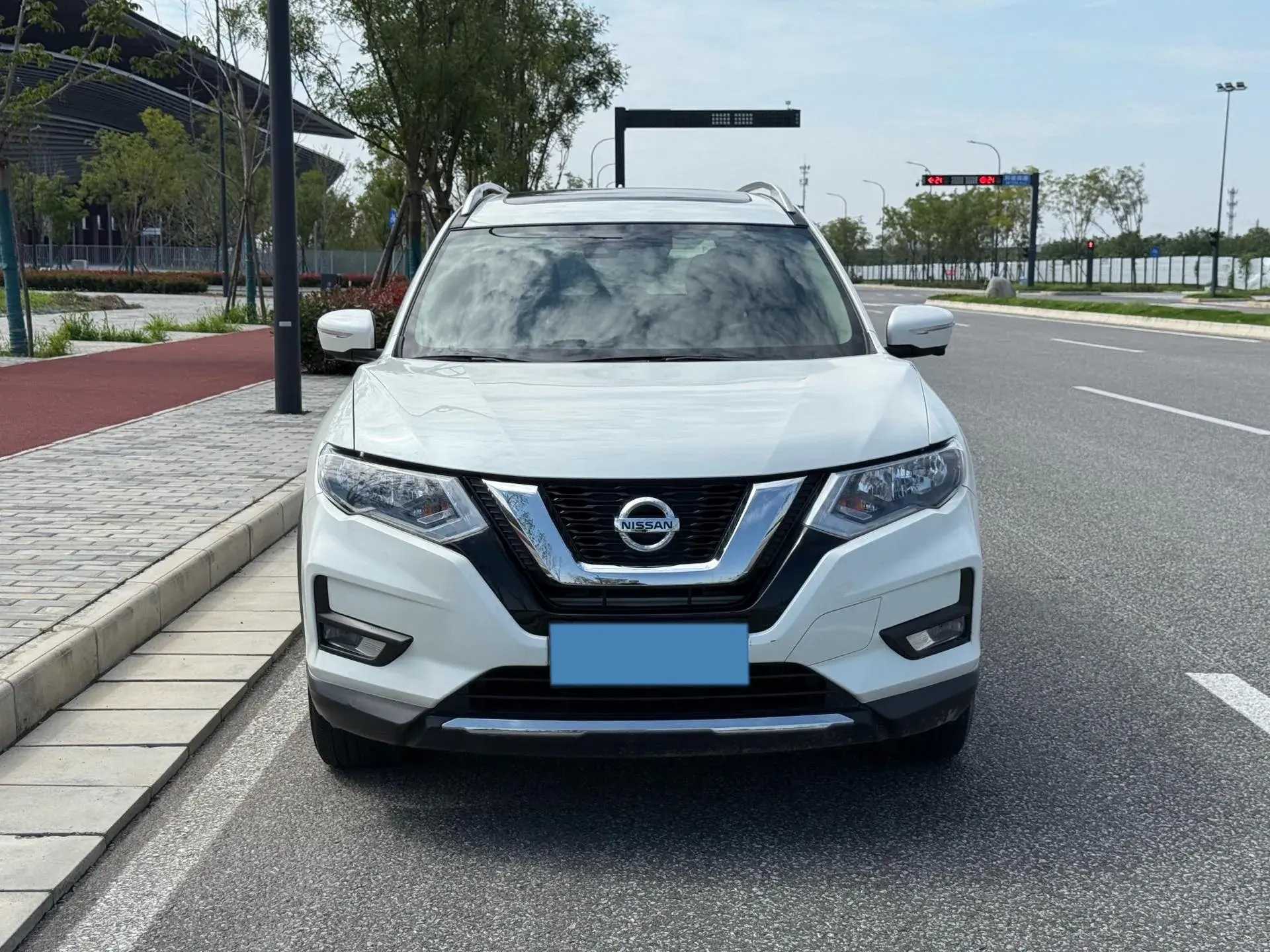 2020 NISSAN X-TRAIL thumbnail 2
