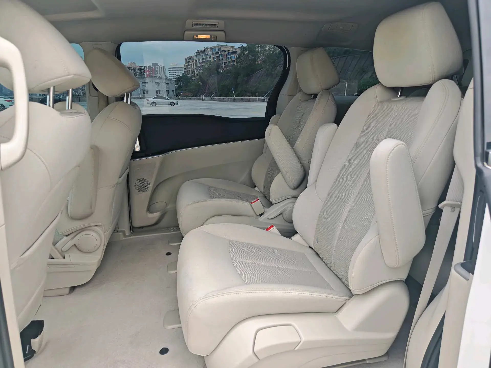 2021 BUICK GL8 thumbnail 4