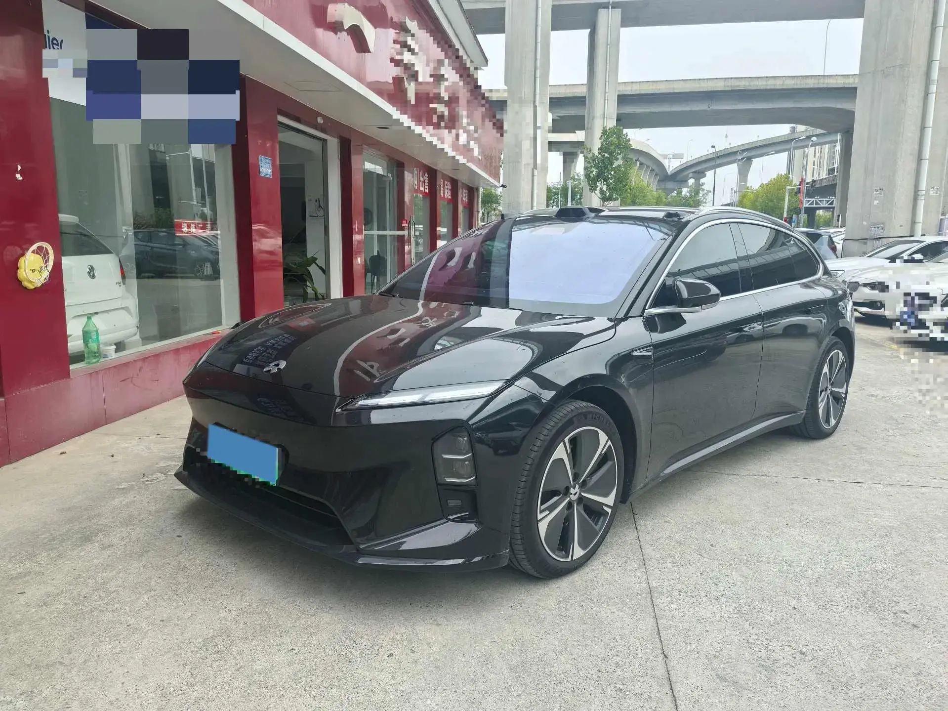 2025 NIO ET5T view 1