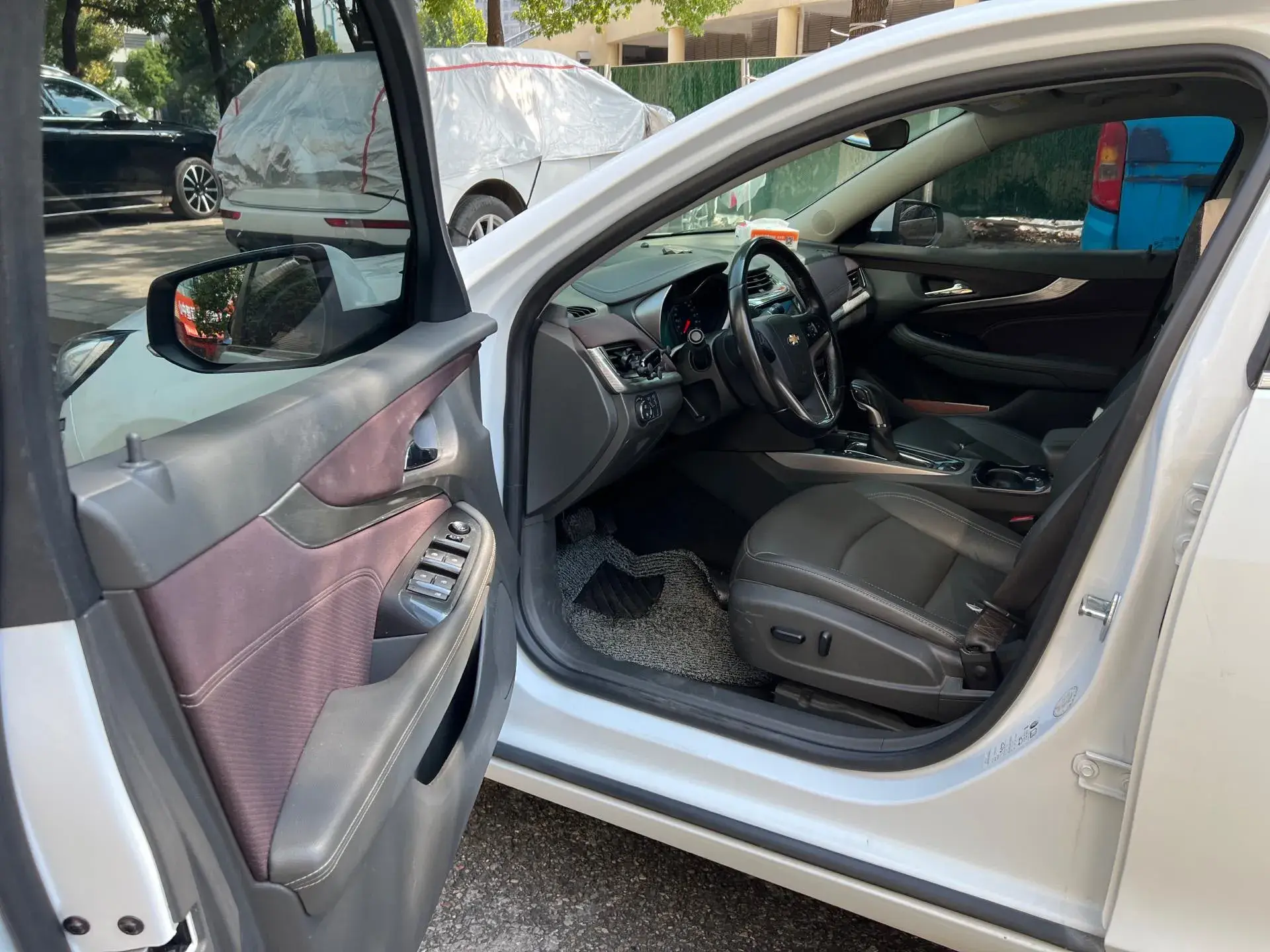 2018 CHEVROLET MALIBU thumbnail 4