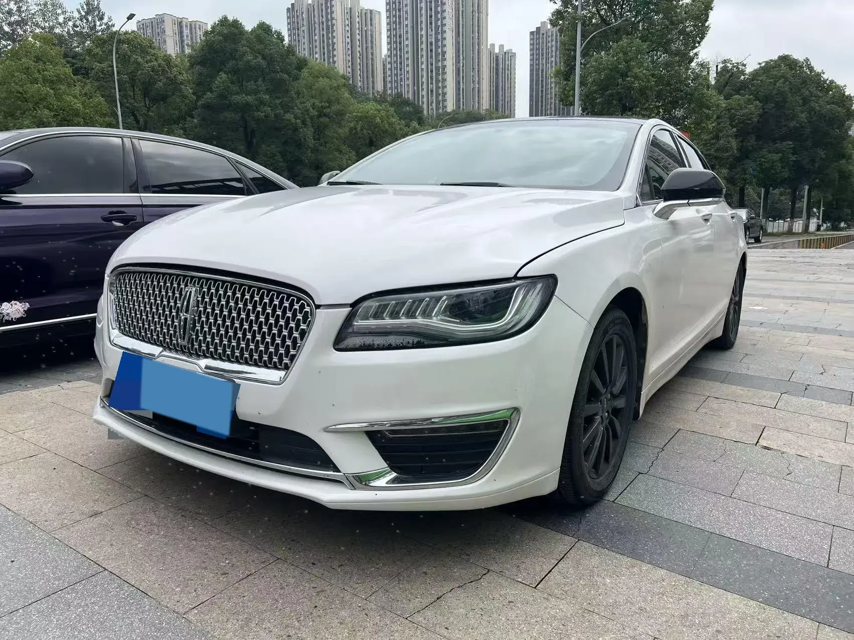 2019 LINCOLN MKZ view 1