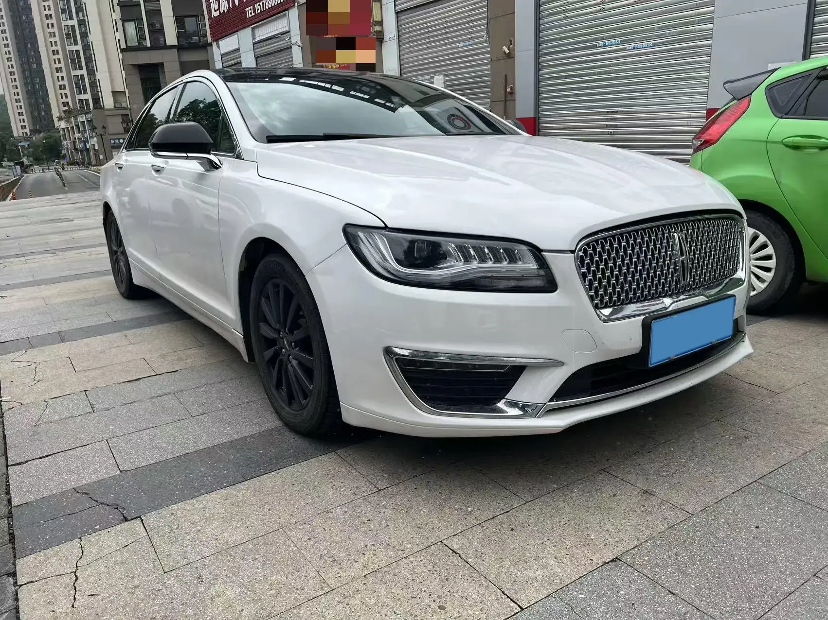 2019 LINCOLN MKZ thumbnail 3