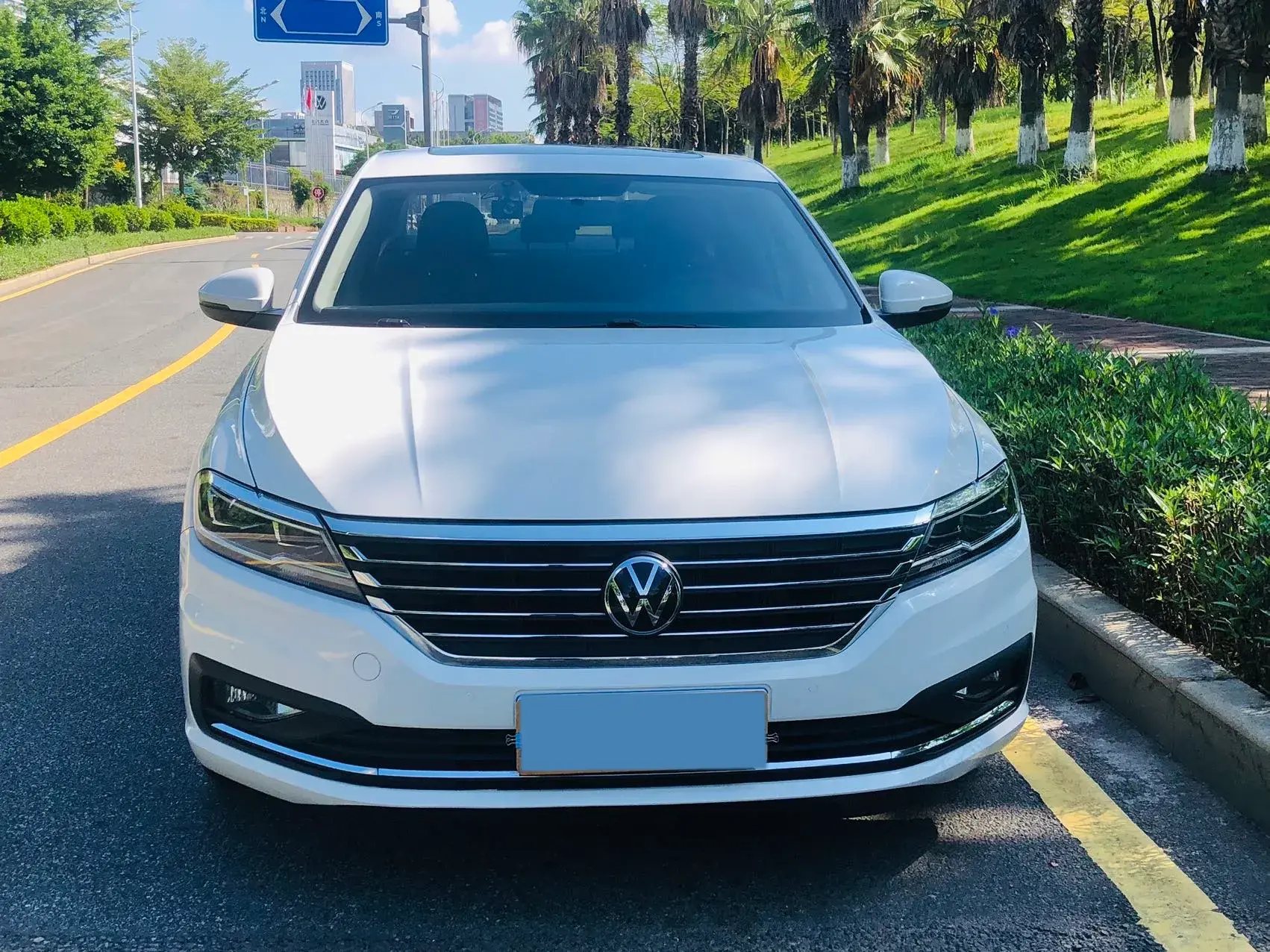 2019 VOLKSWAGEN LAVIDA thumbnail 2