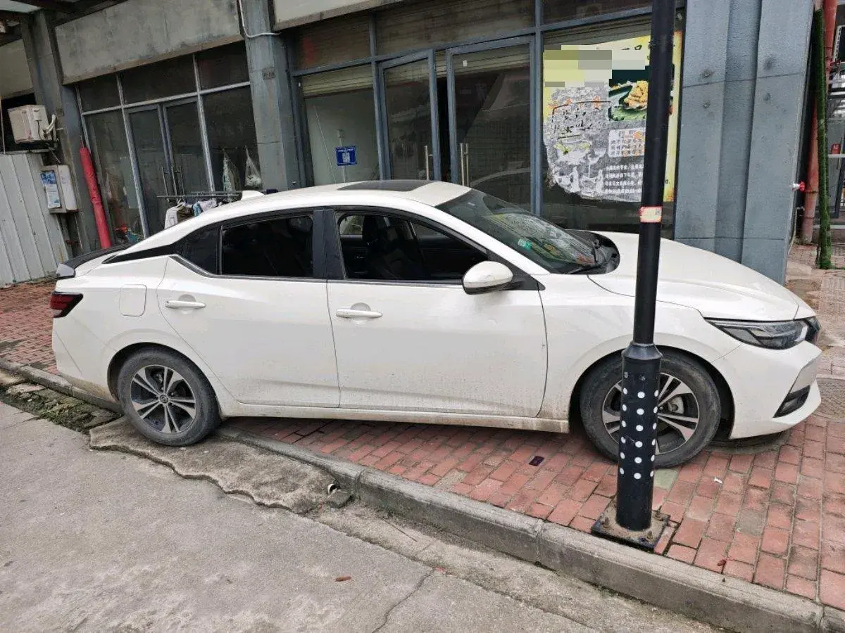 2020 NISSAN SYLPHY thumbnail 3