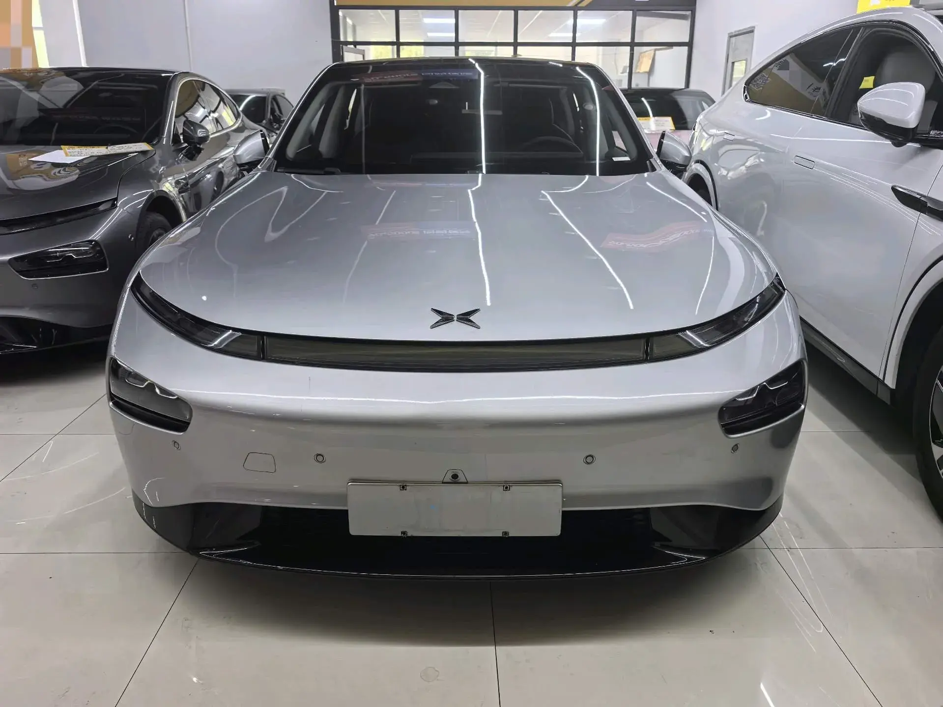 2022 XPENG P7 thumbnail 2