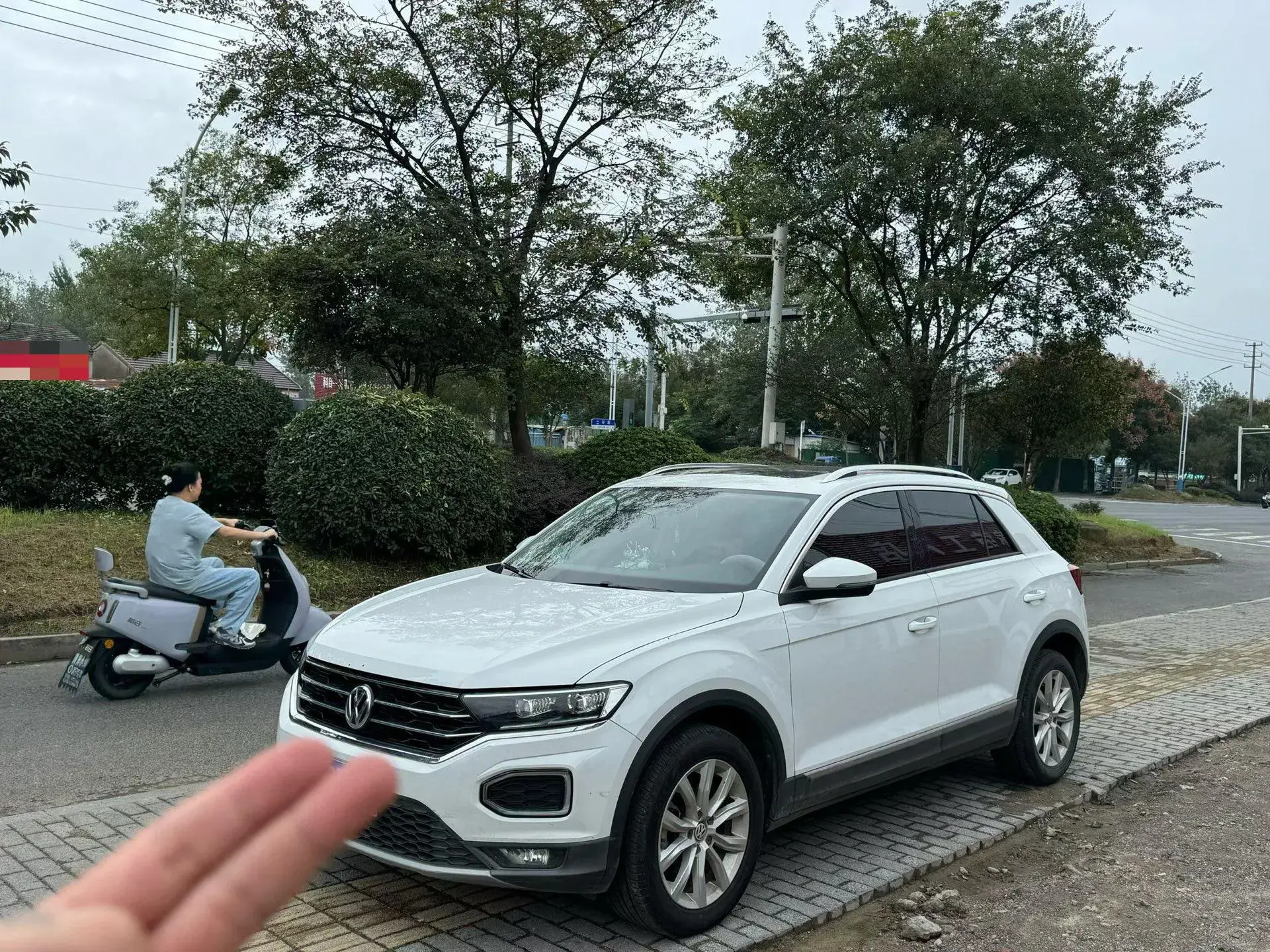 2020 VOLKSWAGEN T-ROC view 1