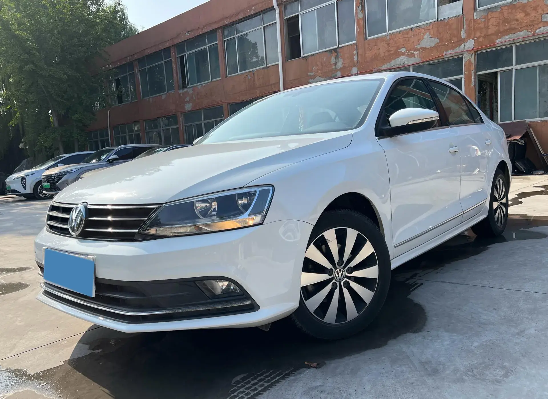 2018 VOLKSWAGEN SAGITAR view 1