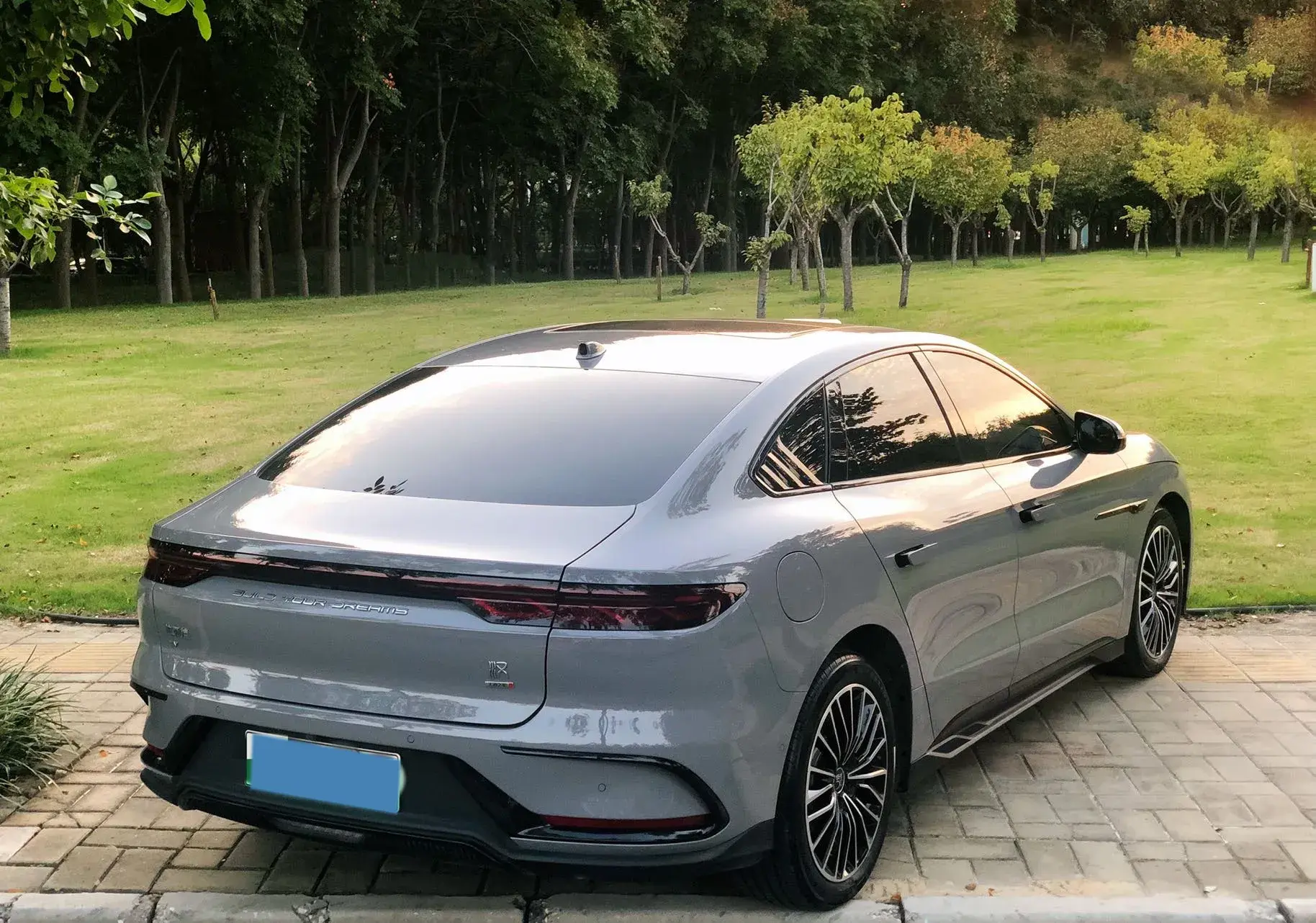 2025 BYD HAN thumbnail 2