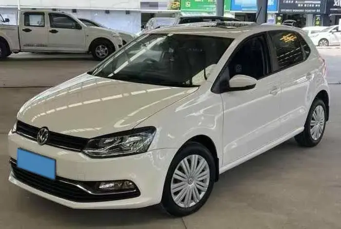 2016 VOLKSWAGEN POLO view 1