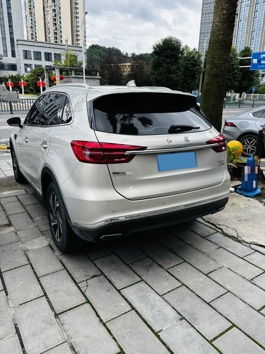 2022 HONGQI HS5 thumbnail 3