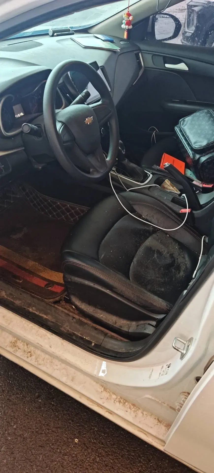 2019 CHEVROLET CAVALIER thumbnail 2