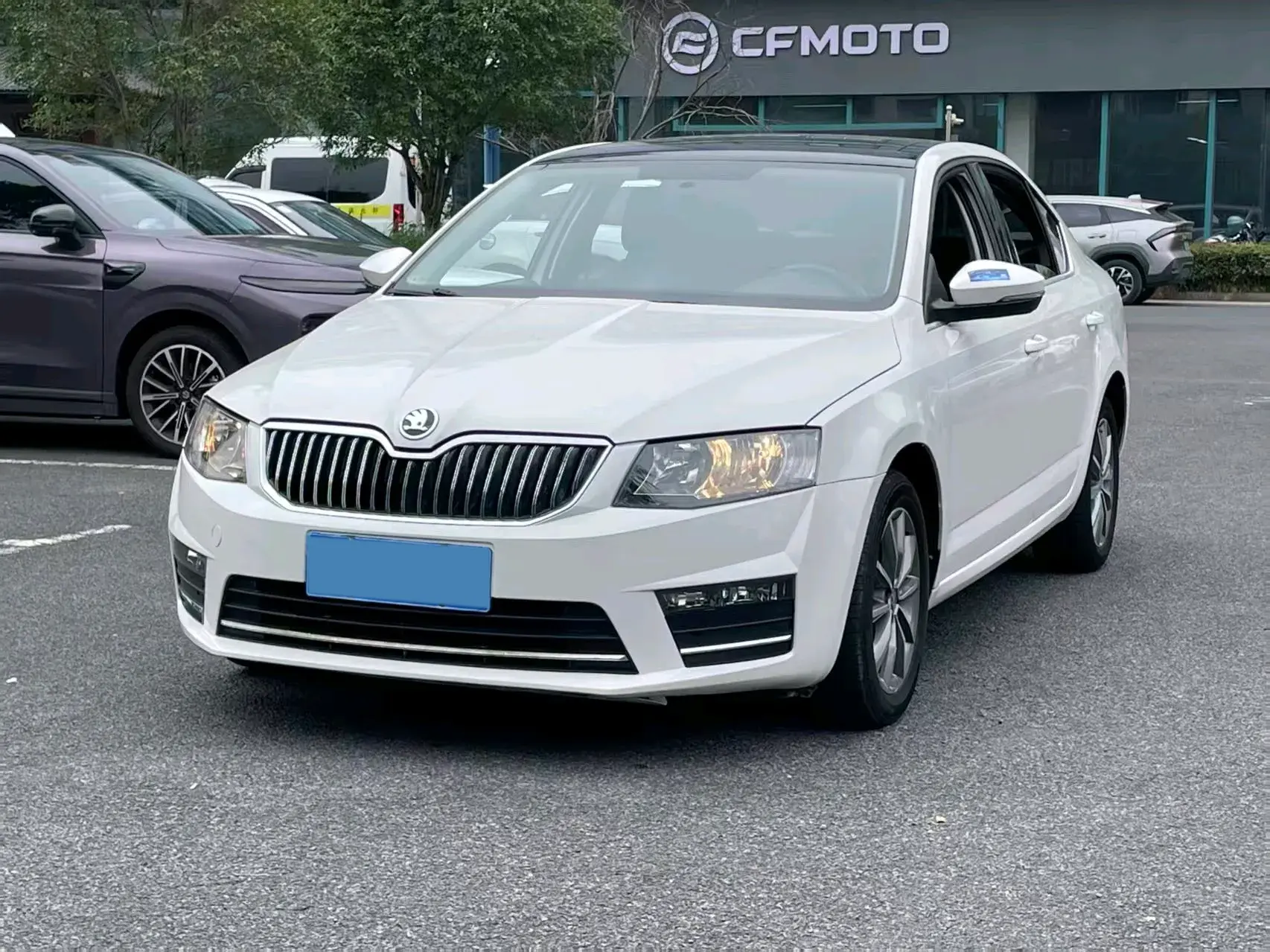 2017 SKODA OCTAVIA view 1