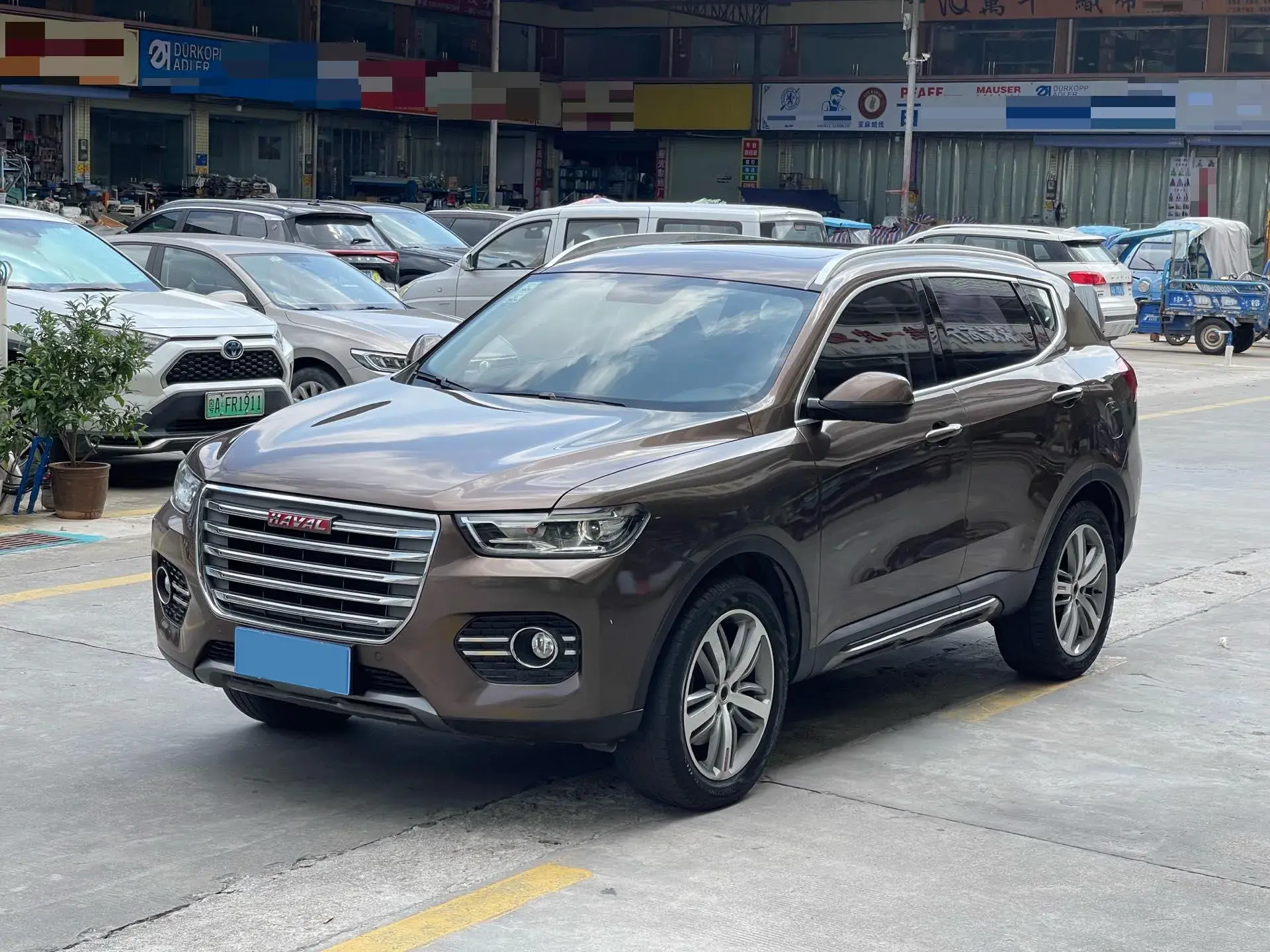 2017 HAVAL H6 view 1
