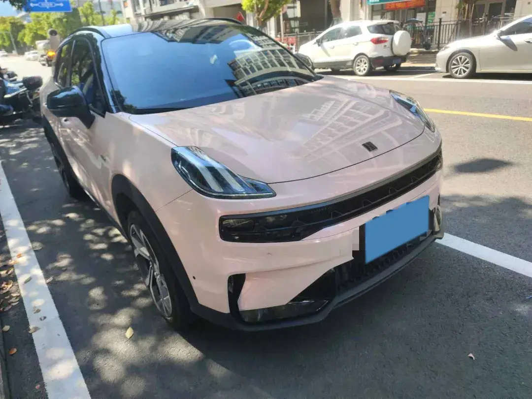 2023 LYNK&CO 06 thumbnail 2