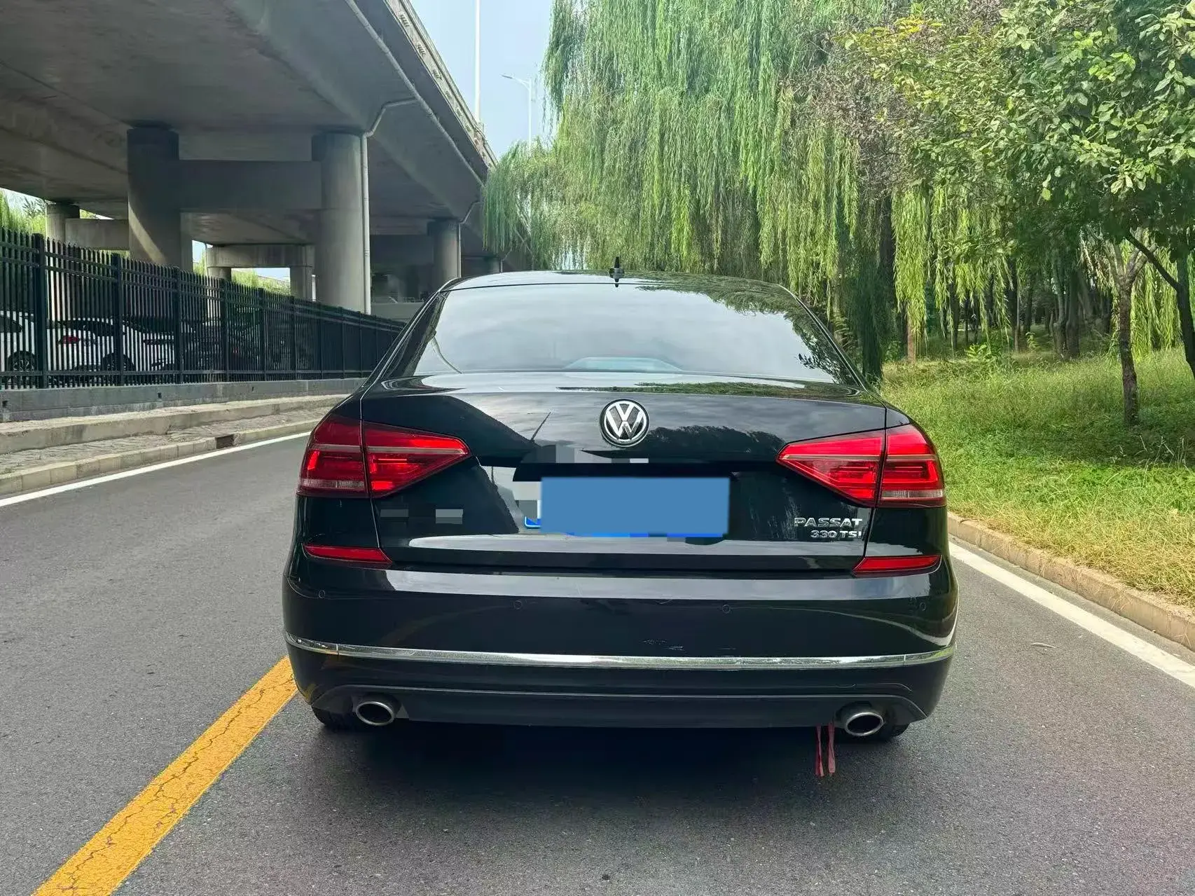 2017 VOLKSWAGEN PASSAT thumbnail 4