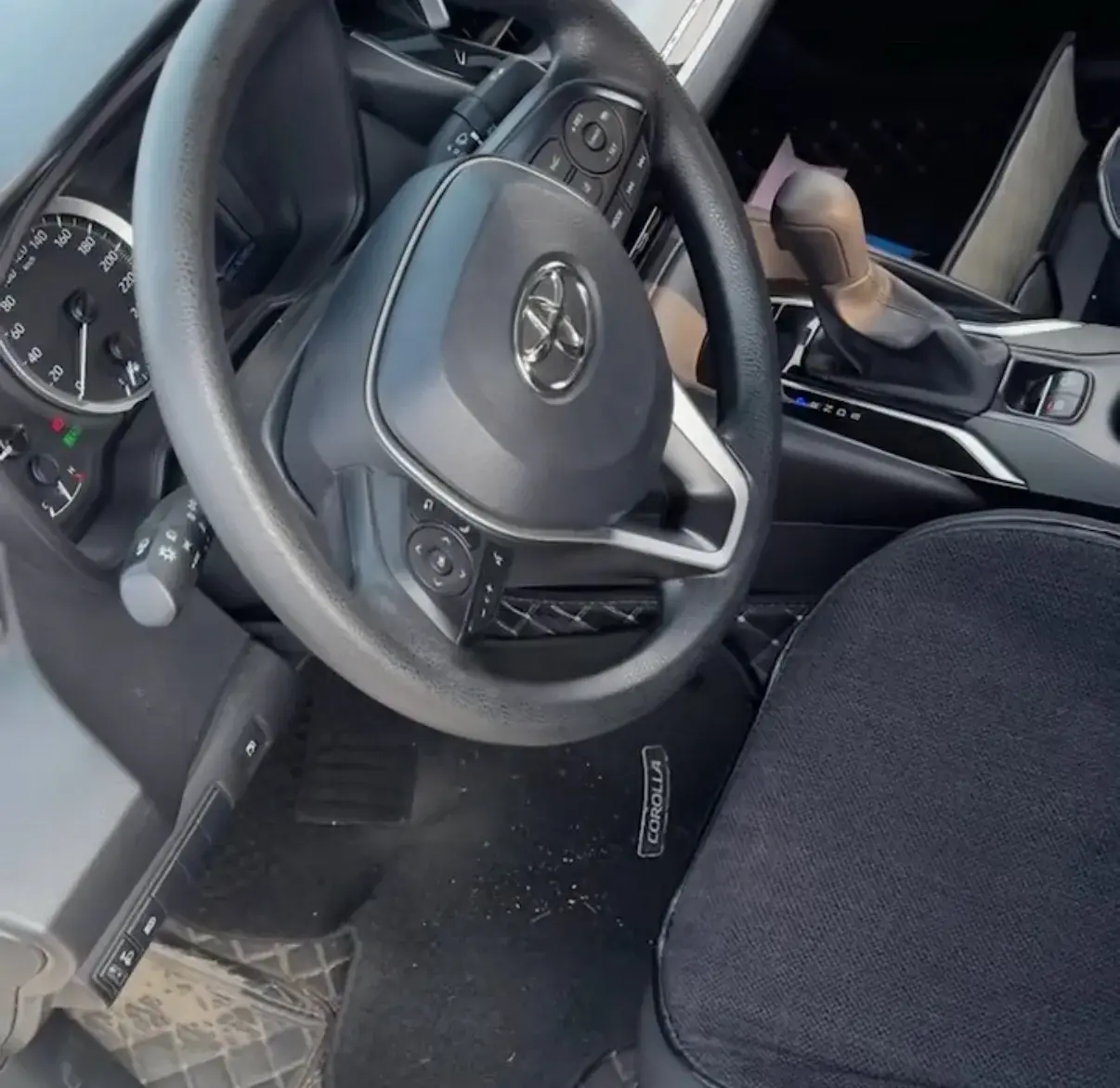 2021 TOYOTA COROLLA thumbnail 2