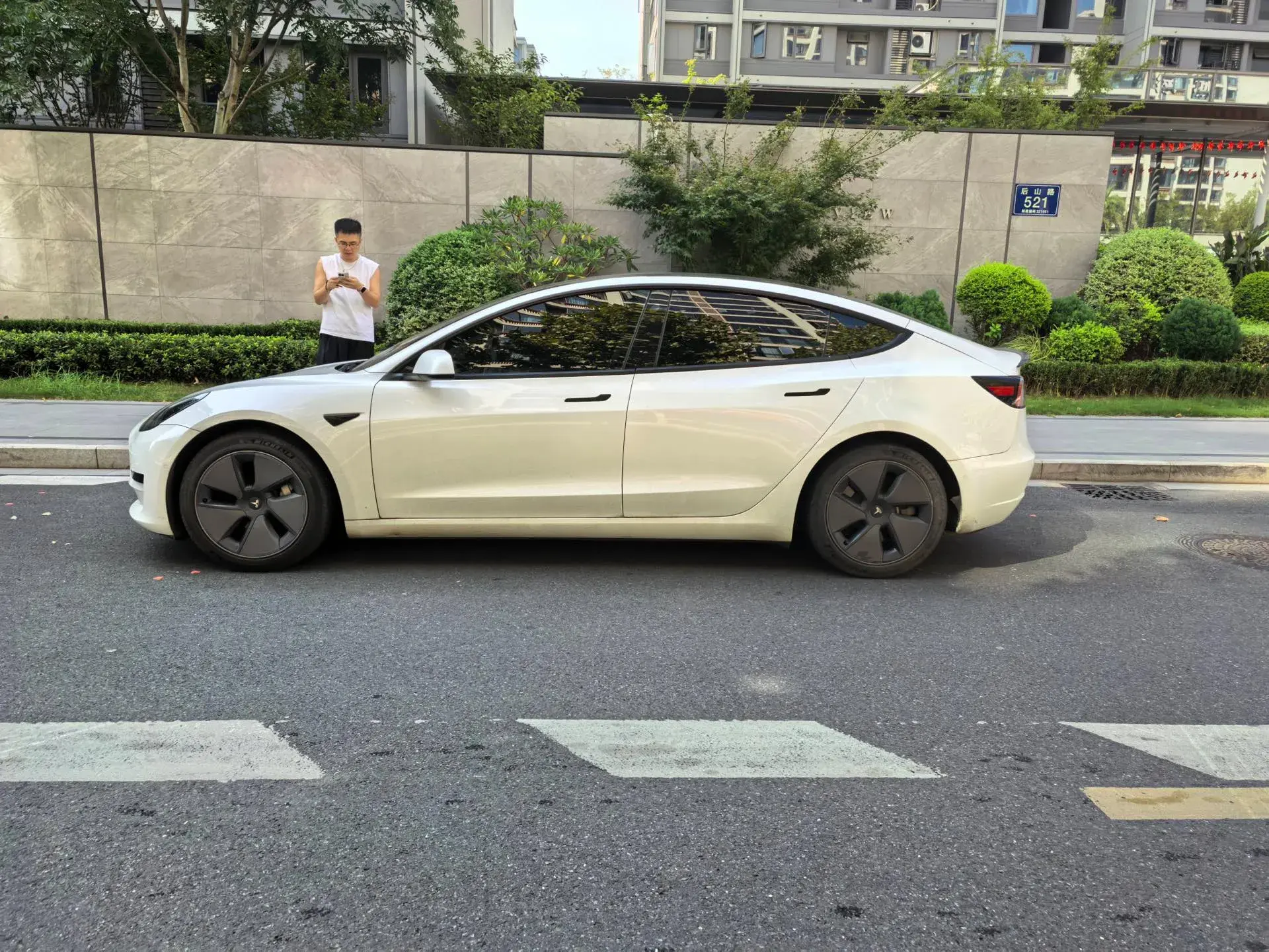 2021 TESLA MODEL thumbnail 2