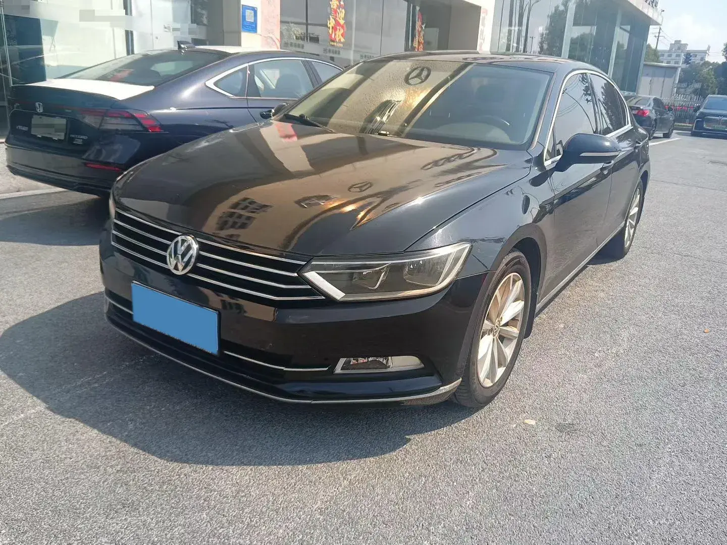 2018 VOLKSWAGEN MAGOTAN view 1