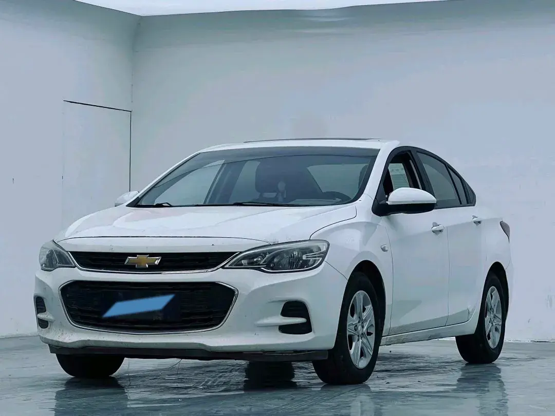2019 CHEVROLET CAVALIER view 1