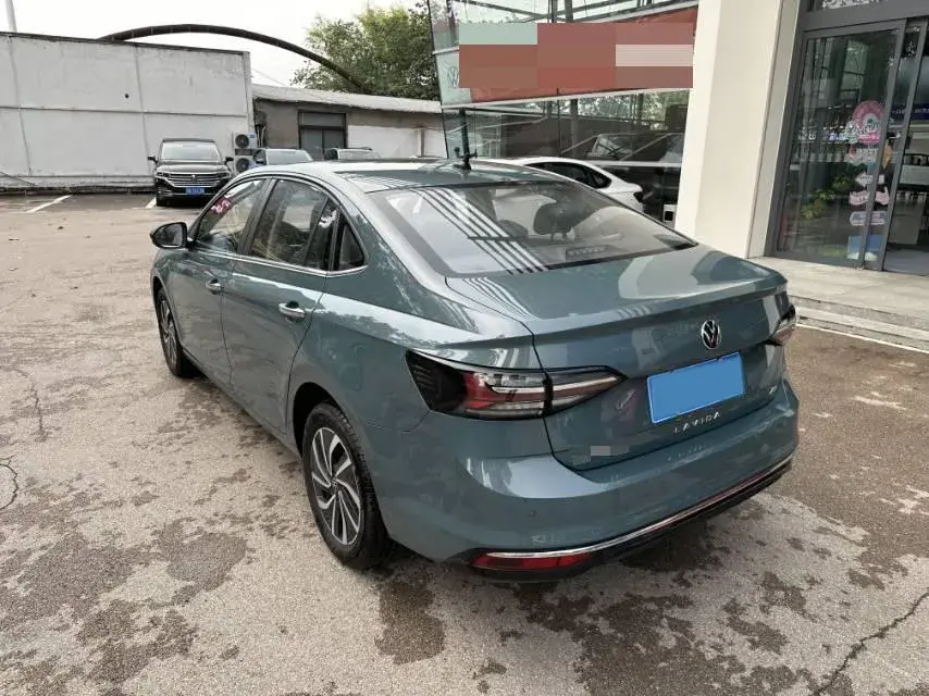 2023 VOLKSWAGEN LAVIDA thumbnail 3