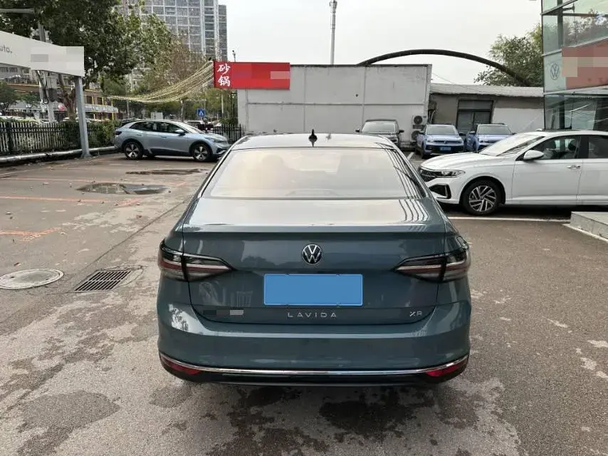 2023 VOLKSWAGEN LAVIDA thumbnail 4