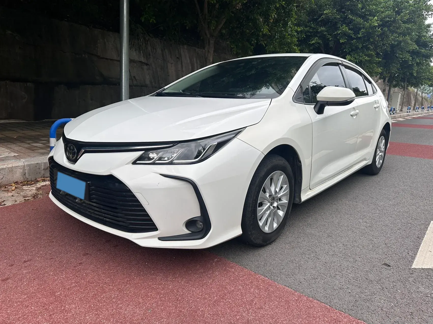 2019 TOYOTA COROLLA view 1