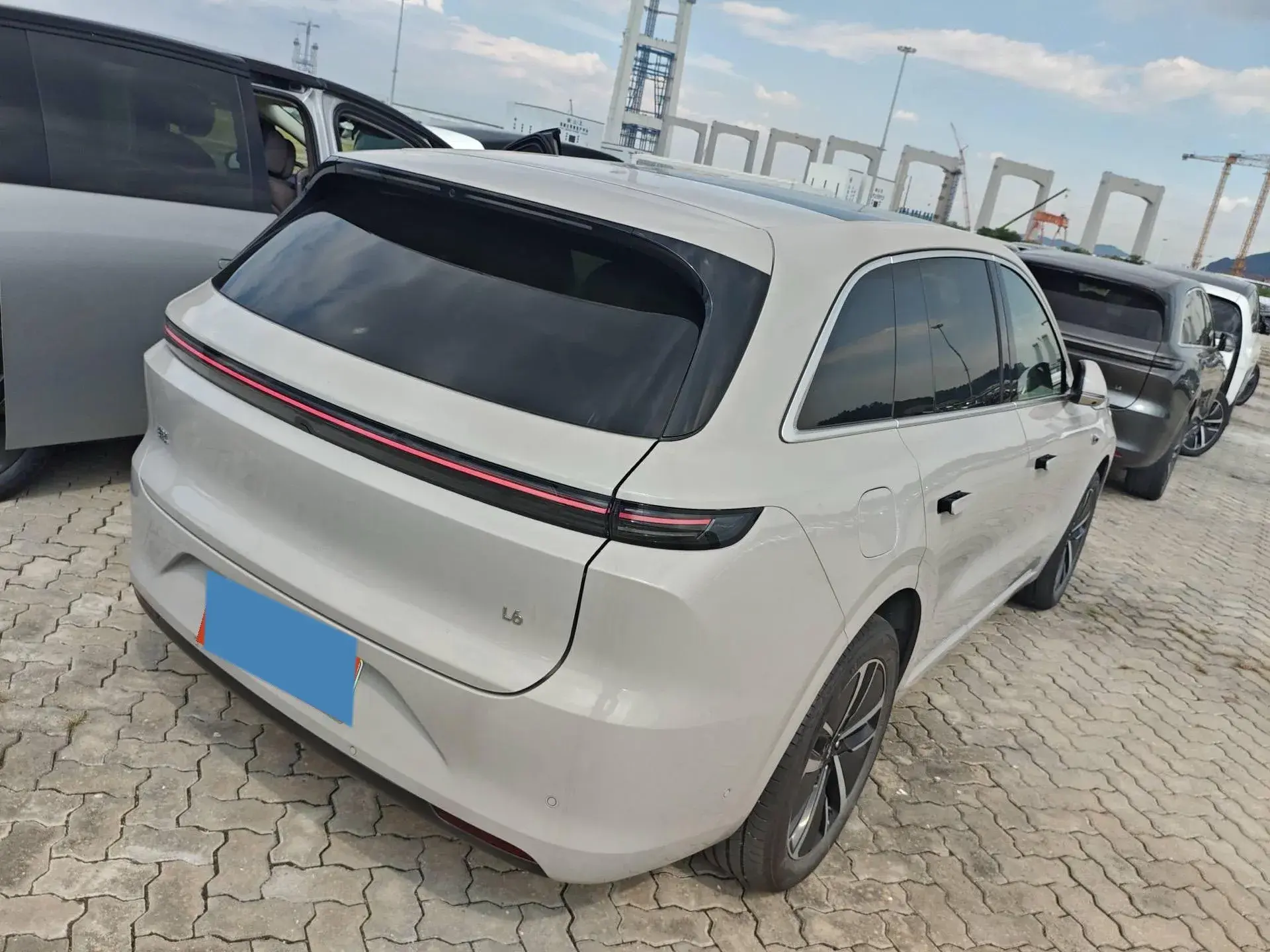 2024 LI L6 thumbnail 2