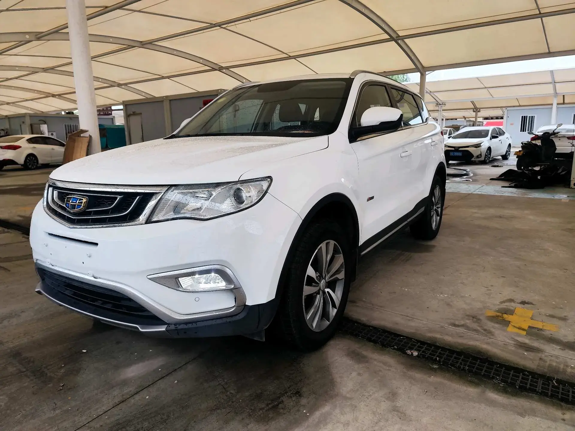 2016 GEELY AZKARRA view 1