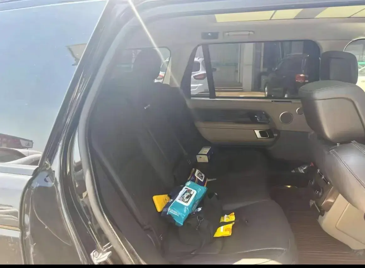 2018 LAND ROVER thumbnail 3