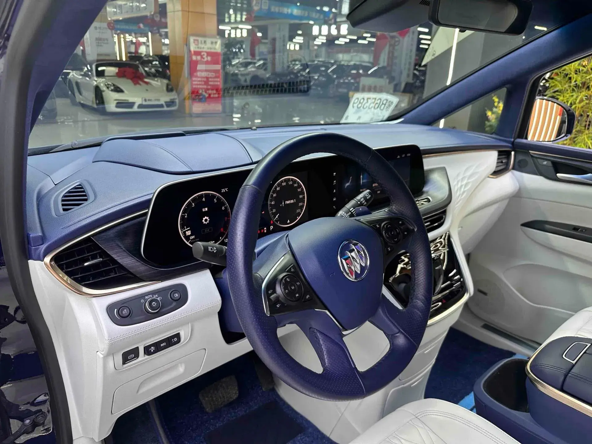 2021 BUICK GL8 thumbnail 3