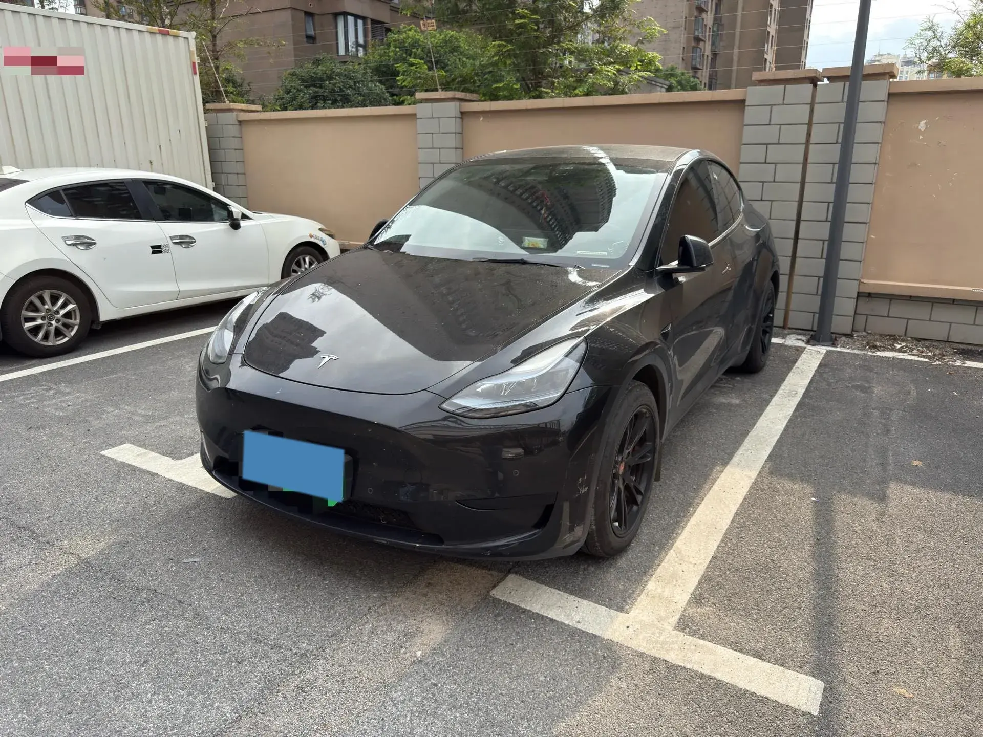 2022 TESLA MODEL view 1