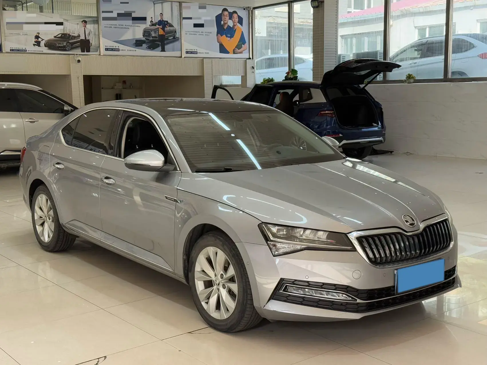 2019 SKODA SUPERB thumbnail 3