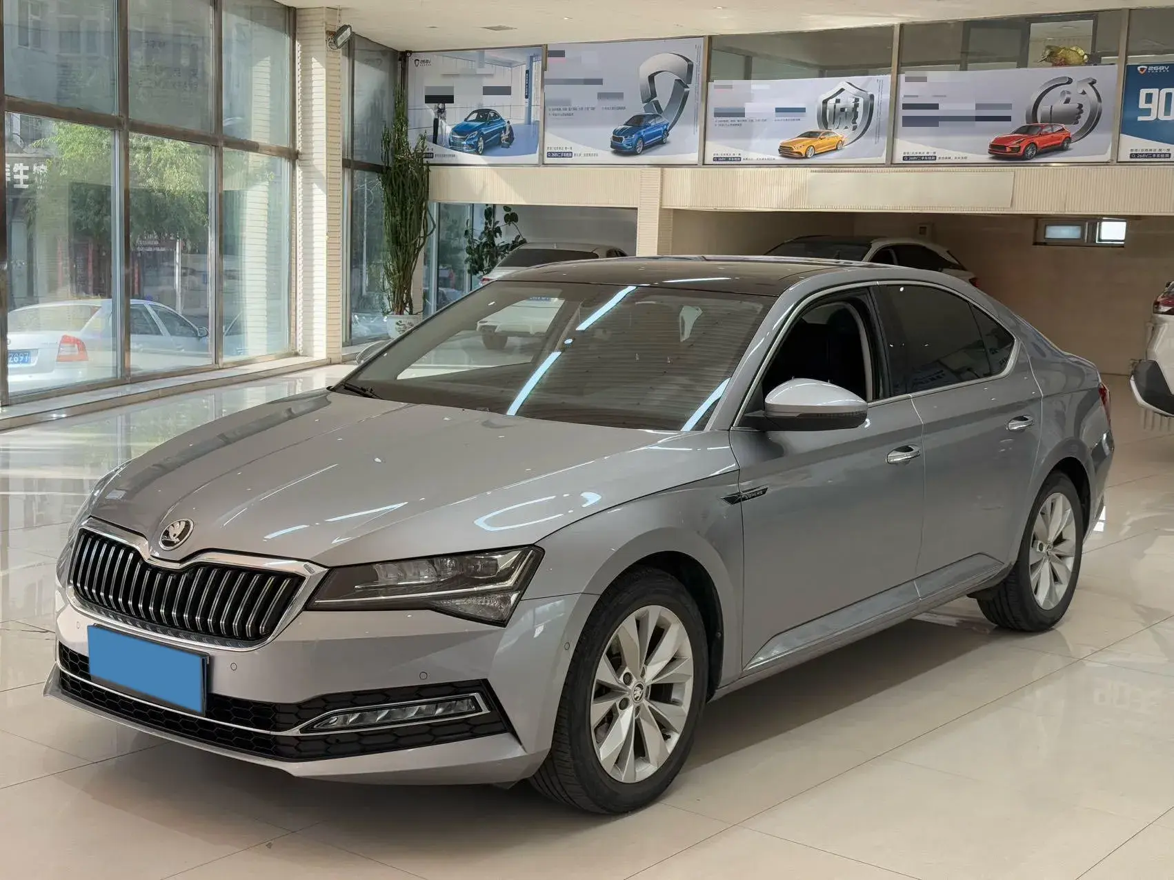2019 SKODA SUPERB view 1