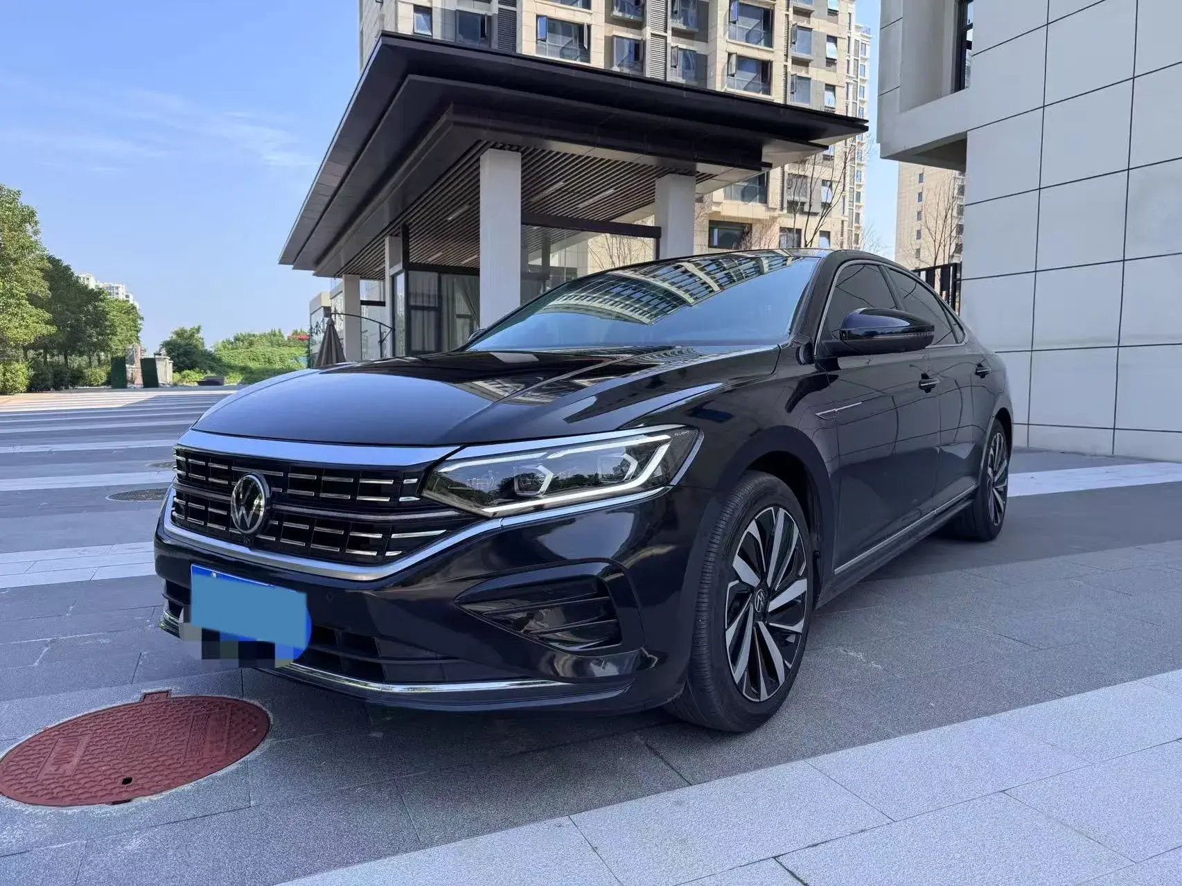 2024 VOLKSWAGEN PASSAT view 1