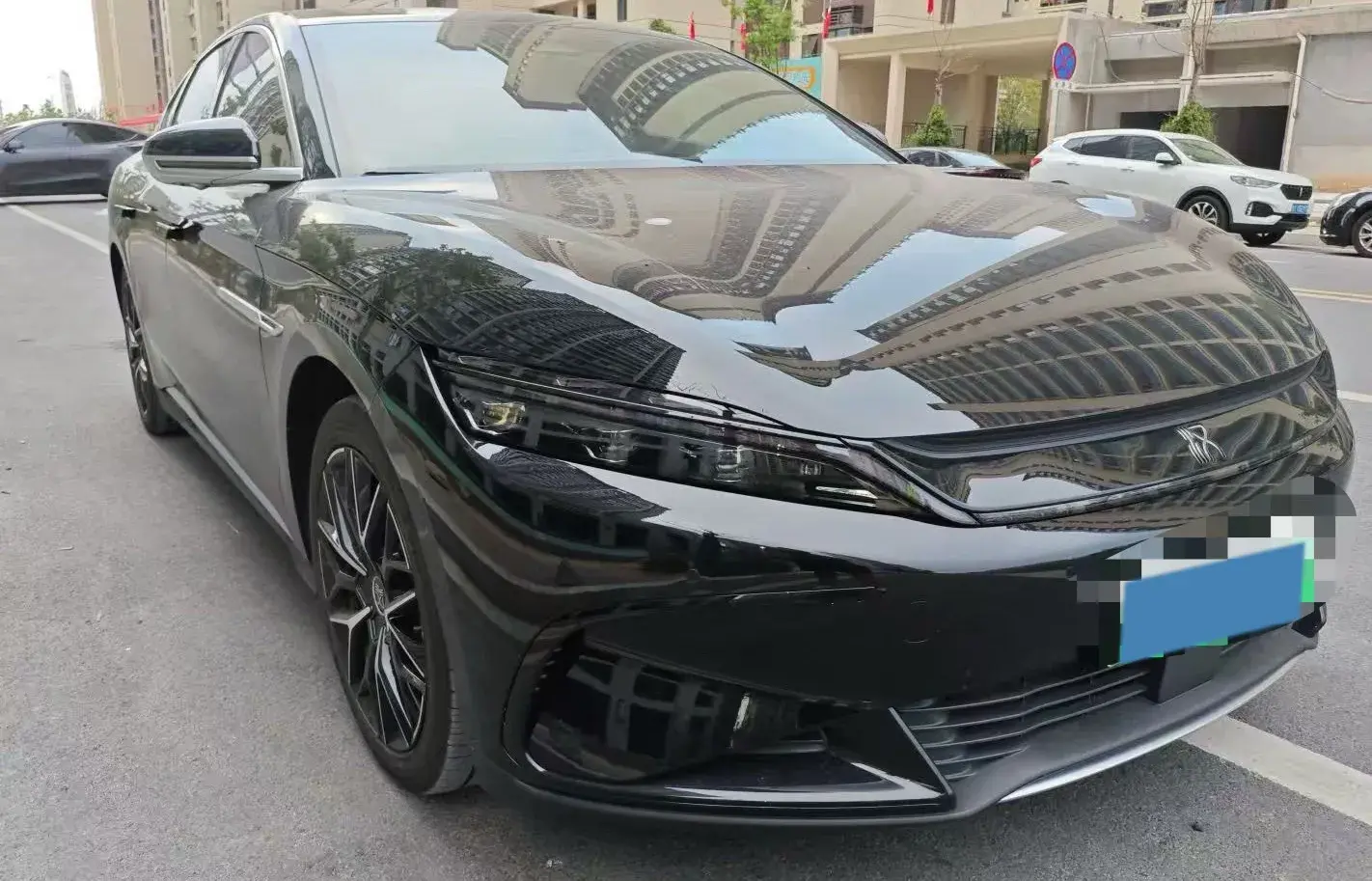 2025 BYD HAN thumbnail 2