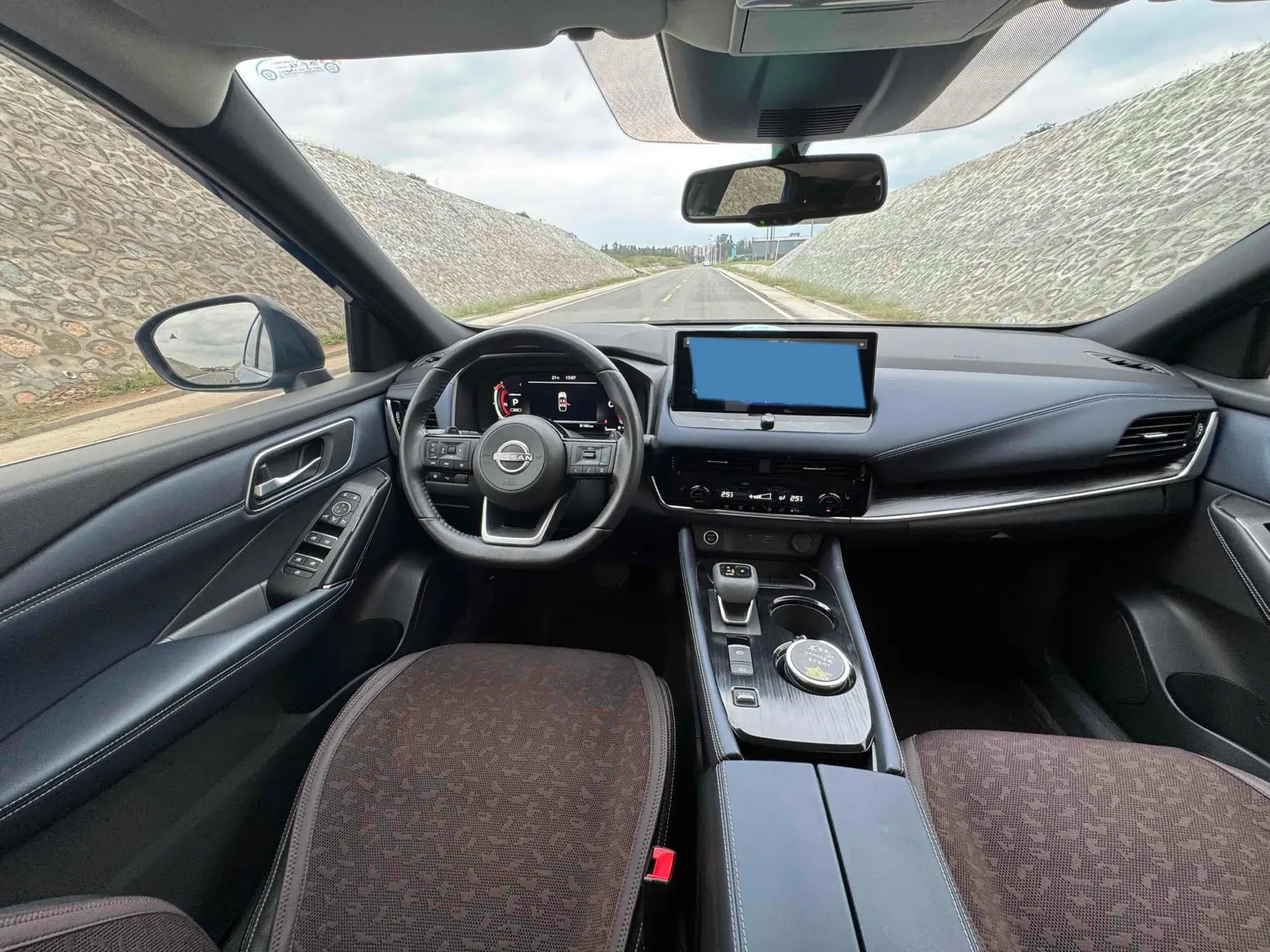 2023 NISSAN QASHQAI thumbnail 3